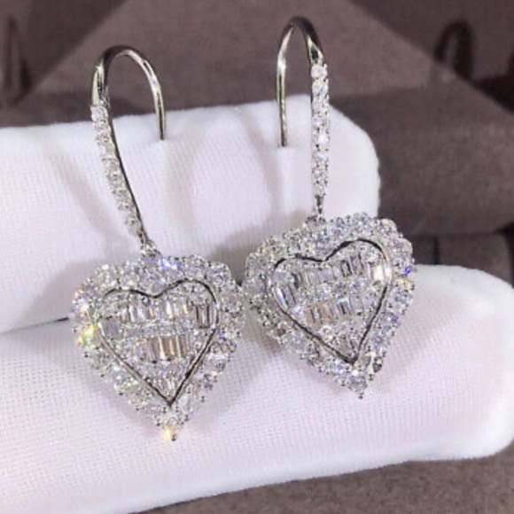NEW White Gold Plated Heart Earrings - Picture 3 of 7